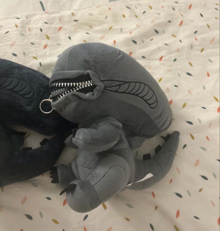 Peluches neuves Alien 25cm Xenomorphe peluche - photo numéro 2