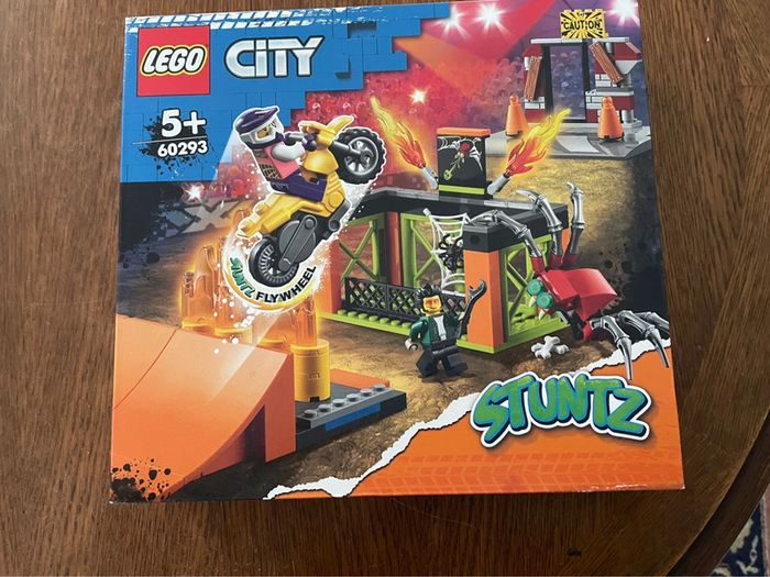 Boîte lego City 60293 Neuve