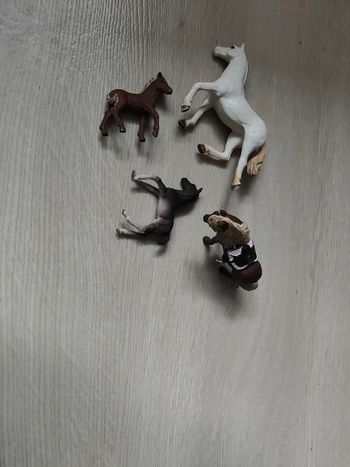Lot de 4 chevaux Schleich