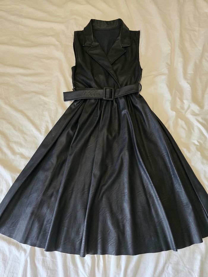Robe simili-cuir