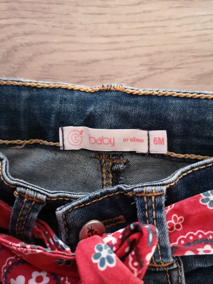 Jean avec ceinture rouge fleurie 6 mois - photo numéro 4