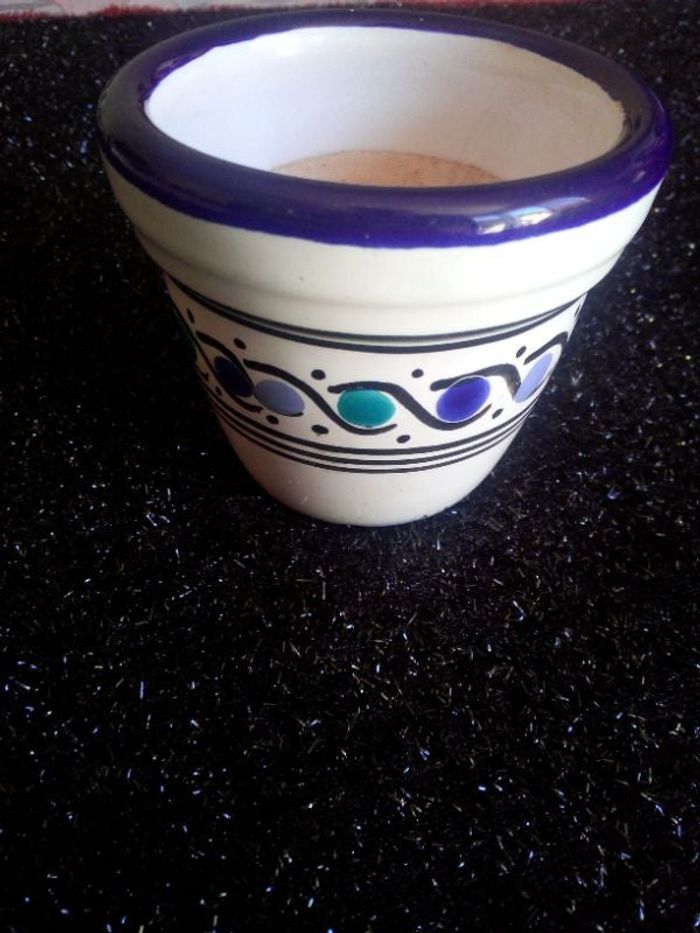 petit pot pour fleurs * prix 2e * kiki60230