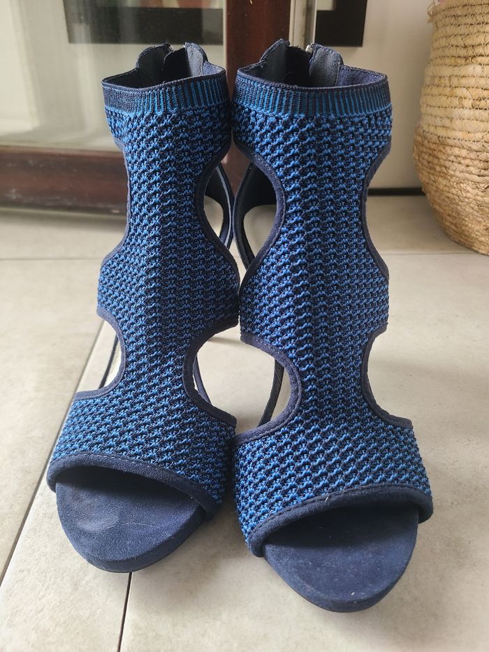 Chaussures ouvertes T38