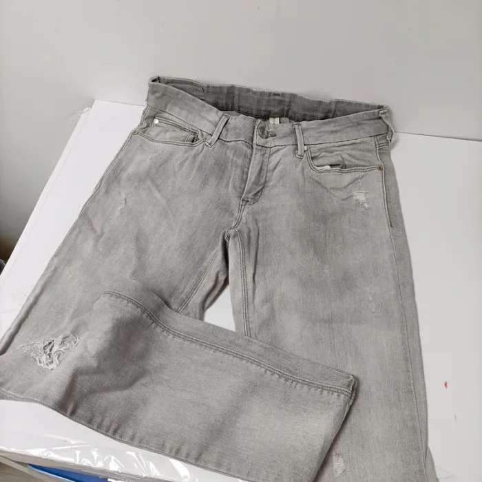 Lot 9 pantalons femme T36/38 dont jeans, bermudas, salopette denim LOT036 - photo numéro 3