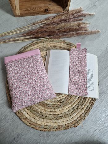 Pochette Livre de Poche + marque pages