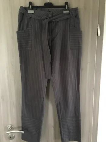 Pantalon chino gris T.36