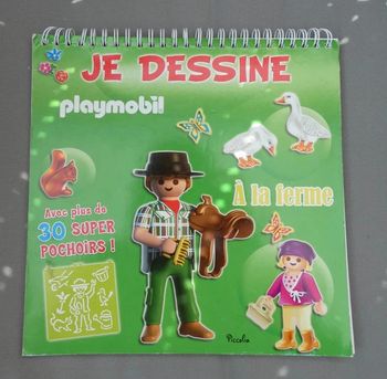 Livre de dessins Playmobil avec pochoirs réutilisables