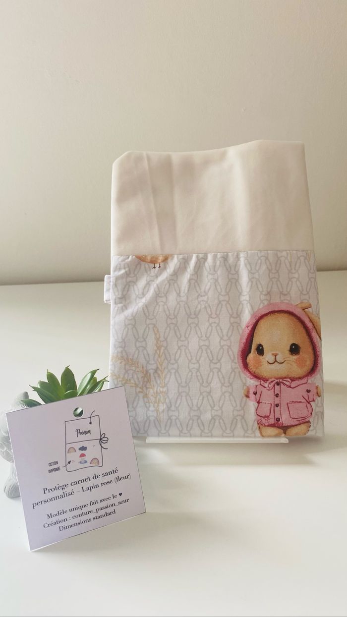 Protège carnet de santé personnalisable bébé enfant prénom lapin rose fleur - photo numéro 2