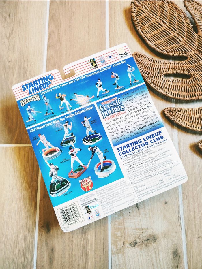 🏏 Coffret starting lineup baseball winning pairs classic avec 2 figurines Roger Maris et Mark McGwire et cartes année 1997 marque kenner vintage
🎀 Neuf jamais ouvert
❇️N'hésitez pas à créer un lot pour économiser sur les frais de port❇️
Sport amé - photo numéro 2