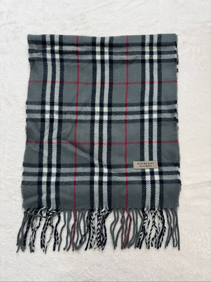 Écharpe Burberry en laine à carreaux – Authentique & intemporelle