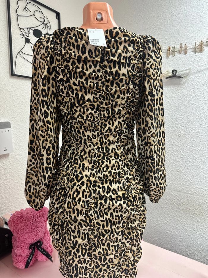 Robe léopard drapée neuve taille 38 - photo numéro 3