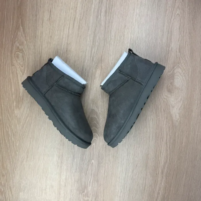 Ugg Classic Ultra Mini Bottes Gris taille 40 - photo numéro 3