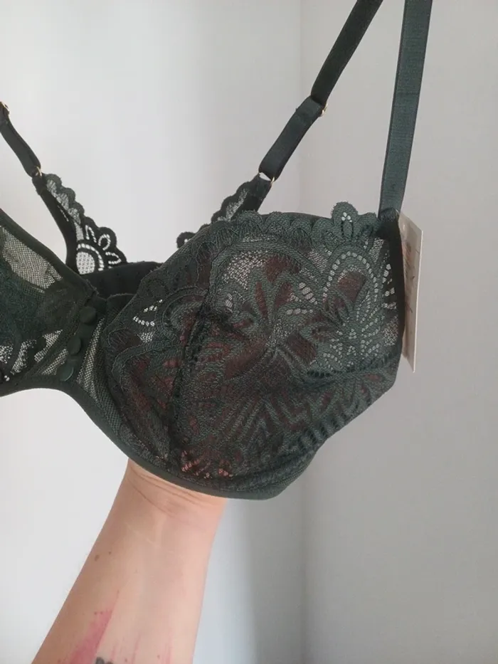 Soutien gorge armatures dentelle vert kaki 90D Neuf - photo numéro 2