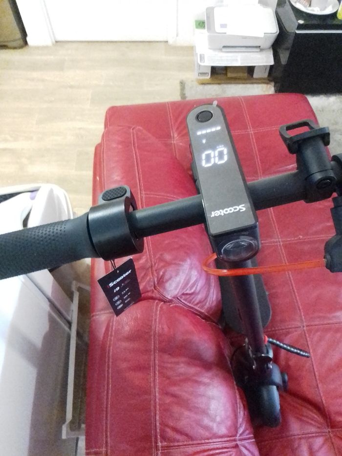 Trottinette électrique  neuve première main jamais été utilisée 500 watt  35 km/h 90 km d'autonomie - photo numéro 3