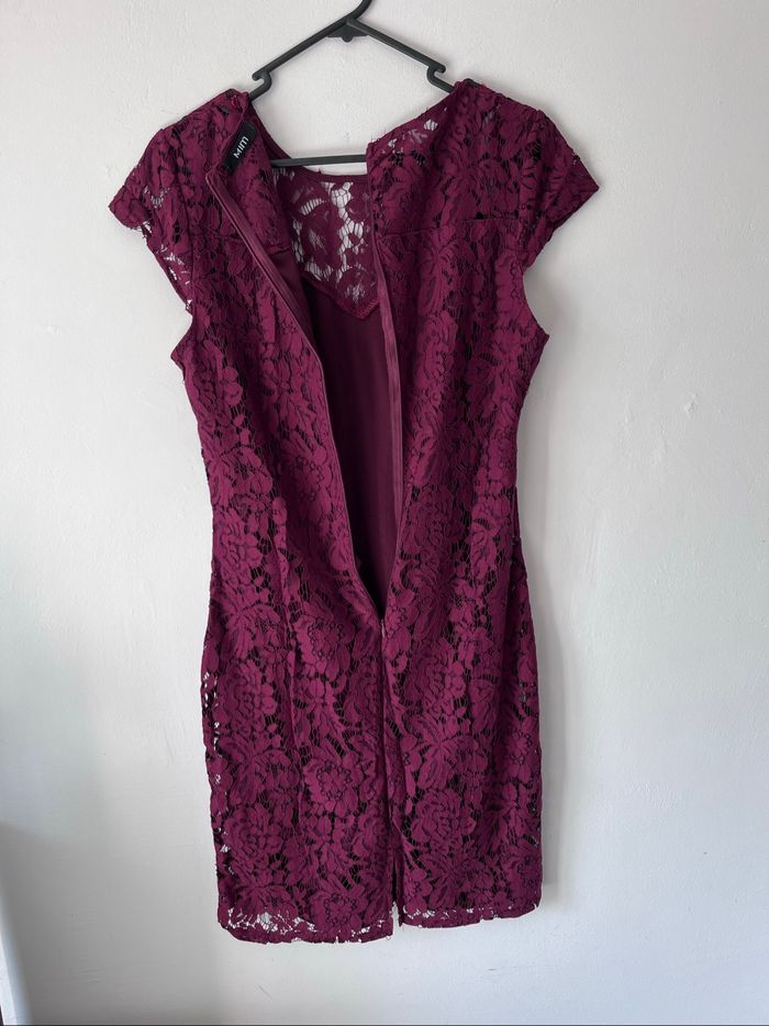 Robe d’été moulante bordeaux effet dentelle doublée - photo numéro 4