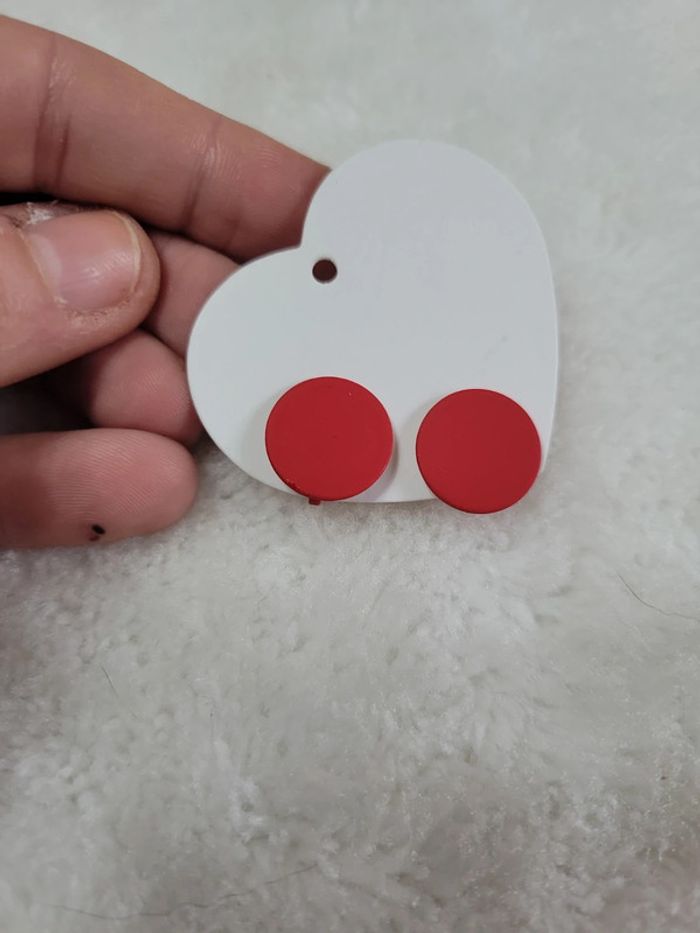 Clips petits ronds rouges