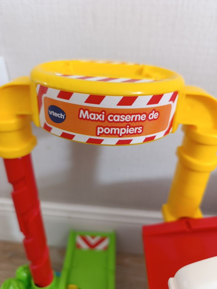 Caserne de pompiers Tut Tut bolide - photo numéro 2
