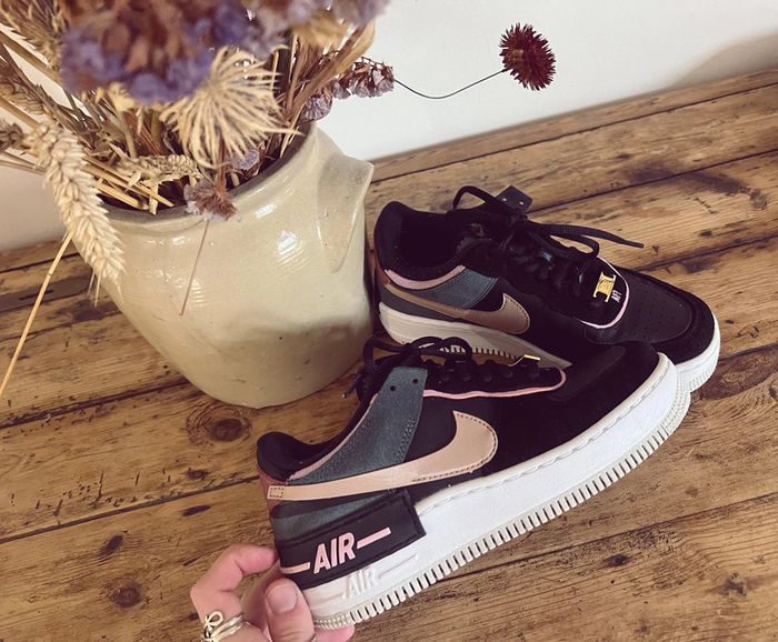Baskets Nike air force 1 noires et multicolore 37,5 - photo numéro 2