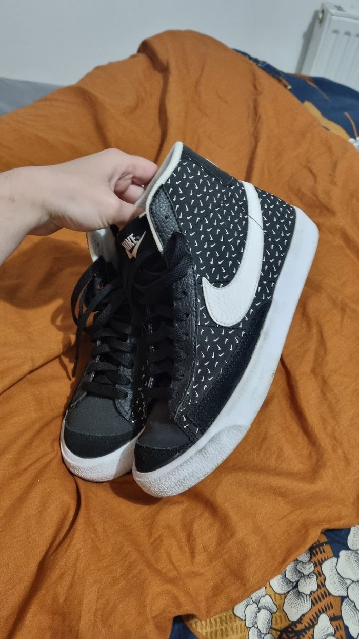 Baskets Blazzer Nike taille 37,5 - photo numéro 3