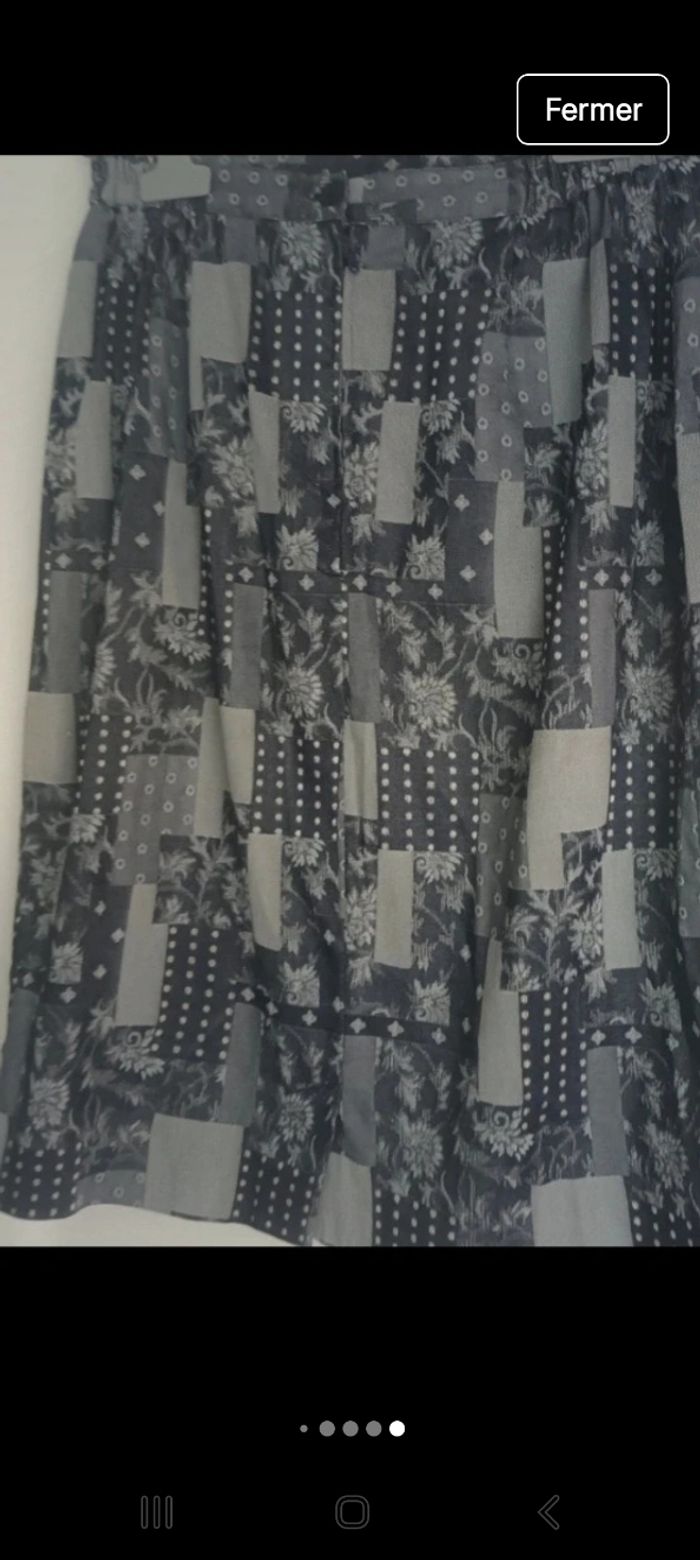 Superbe jupe droite T36 imitation jean non doublée.  Élastique côté - photo numéro 8