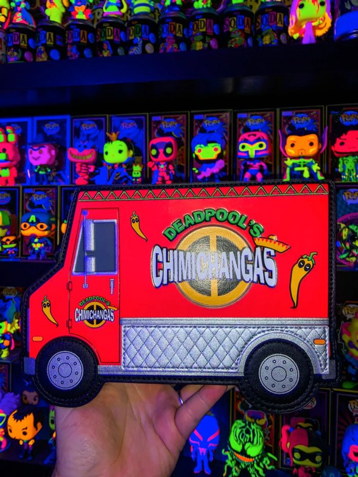 Loungefly Marvel Deadpool Chimichanga Truck - photo numéro 3