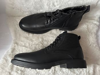 Bottines noires en cuir pointure 43