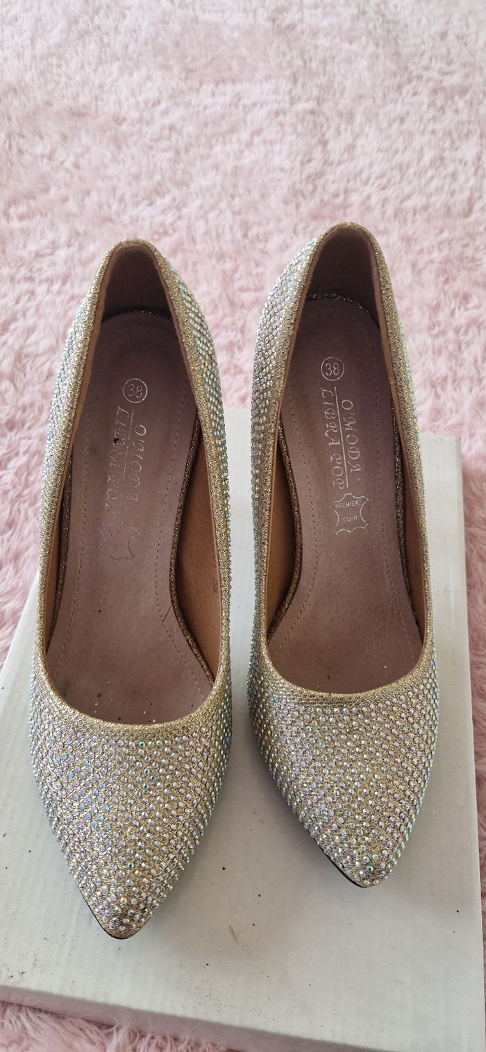 Chaussures à talons brillante 38