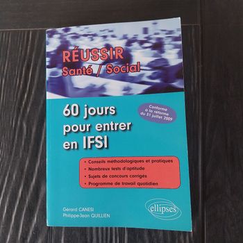 Réussir,  Santé/social ISFI 4 euros