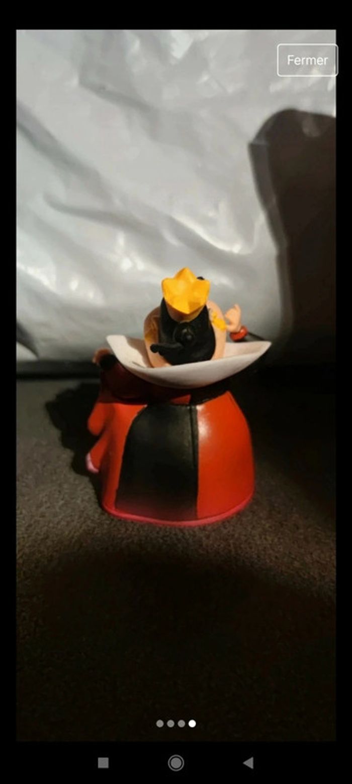 Figurine la reine de coeur vilains Disney - photo numéro 4