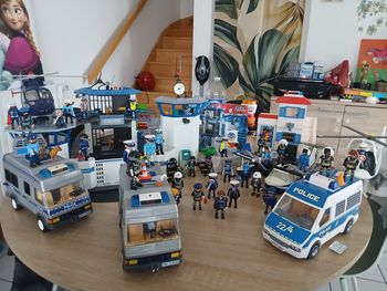 Gros lot playmobil police ( prix non négociable )