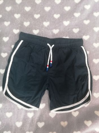 Short garçon 💙🤍❤️ Kiabi 9 ans