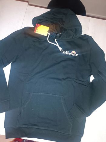 Sweatshirt à capuche ellesse taille S