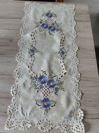 Joli chemin de table pour décorer