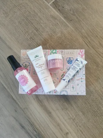 Lot de produits de beauté neufs