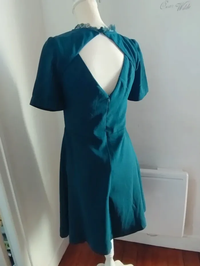 Robe dos ouvert - photo numéro 5