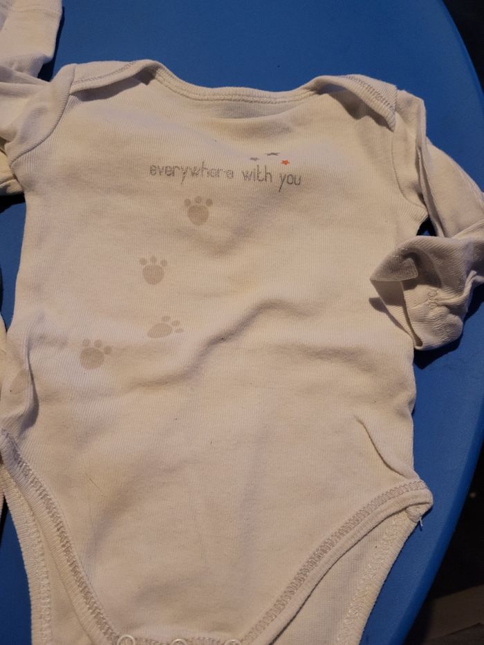 3 bodies manches longues 3 mois - photo numéro 2