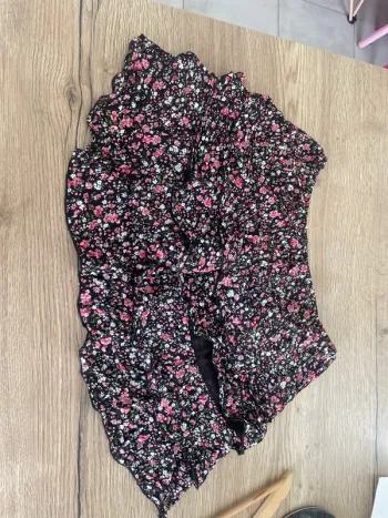 Jupe fleurie taille 42/44 – Très bon état 🌸