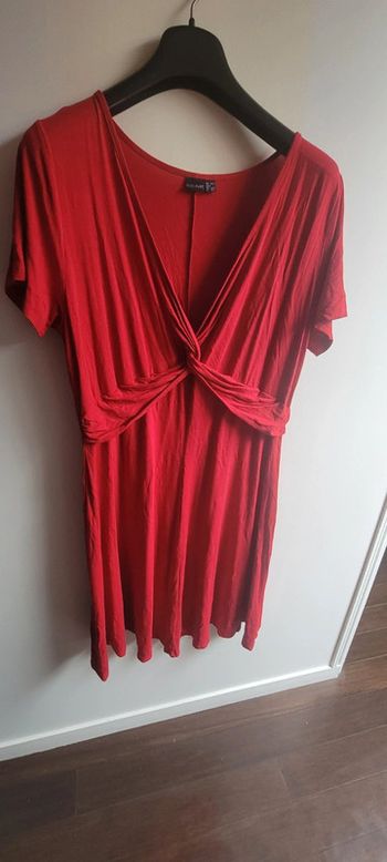 Robe rouge Décoltée