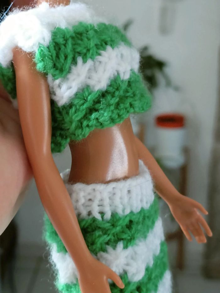 Tenue verte et blanche pour poupée barbie - photo numéro 4