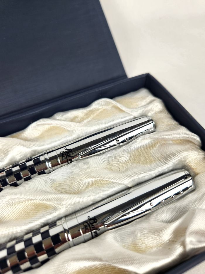 Coffret 2 Stylos Bille Balmain - Motif Damier Argenté - photo numéro 2