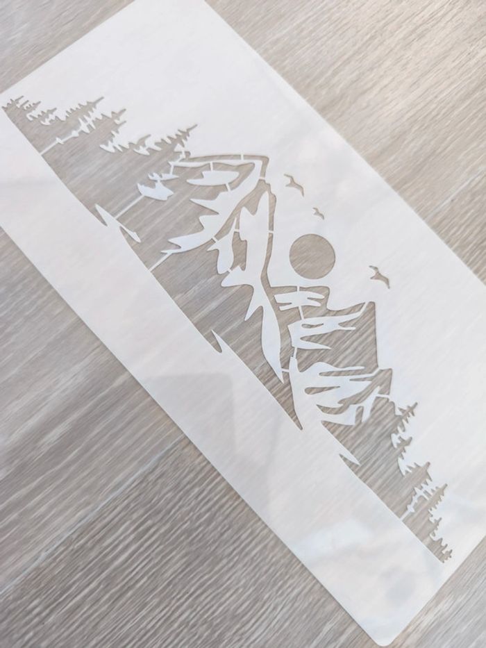 Pochoir montagnes - photo numéro 2