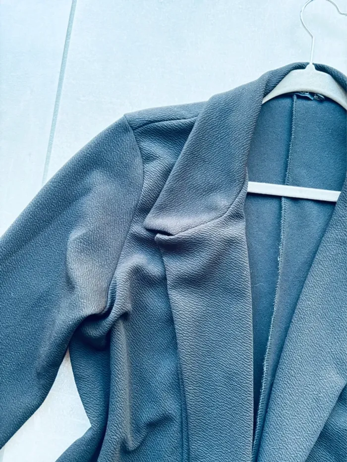 Magnifique veste blazer en crêpe noire Boohoo neuve - photo numéro 2