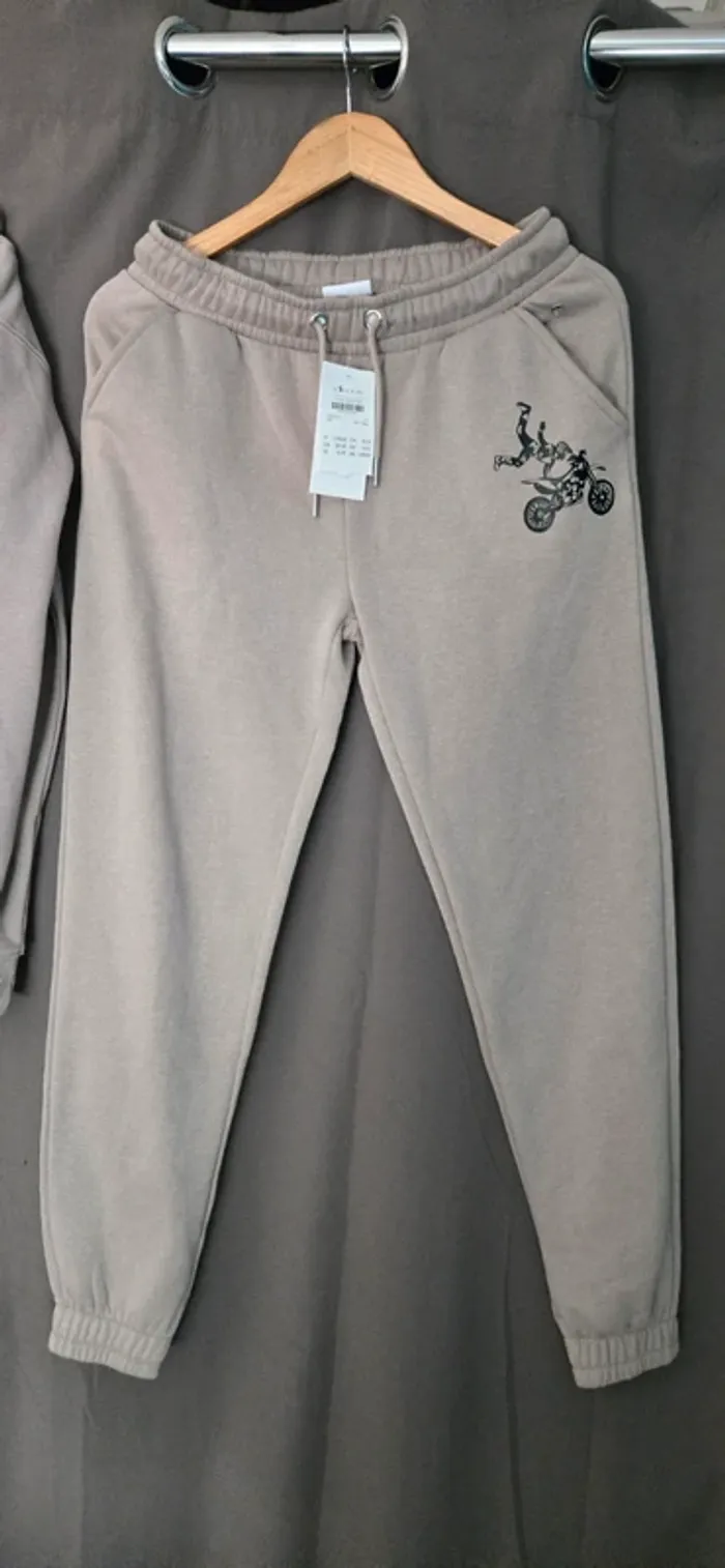 Ensemble jogging moto neuf - photo numéro 2