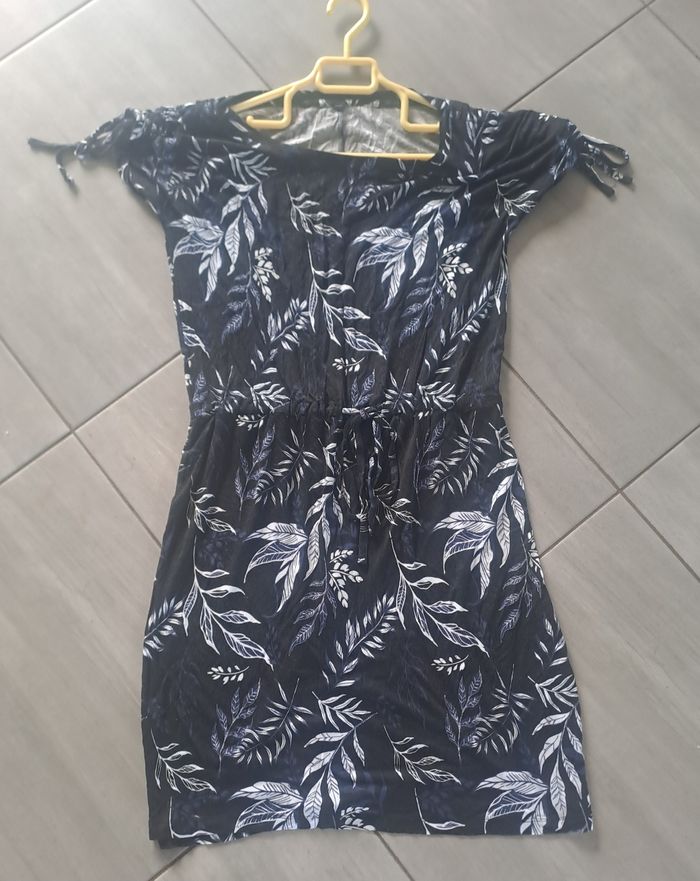 Robe floral marine blanc Taille M