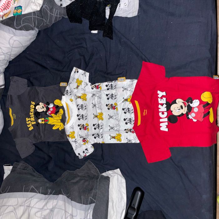 Lot de t-shirt 9mois Disney