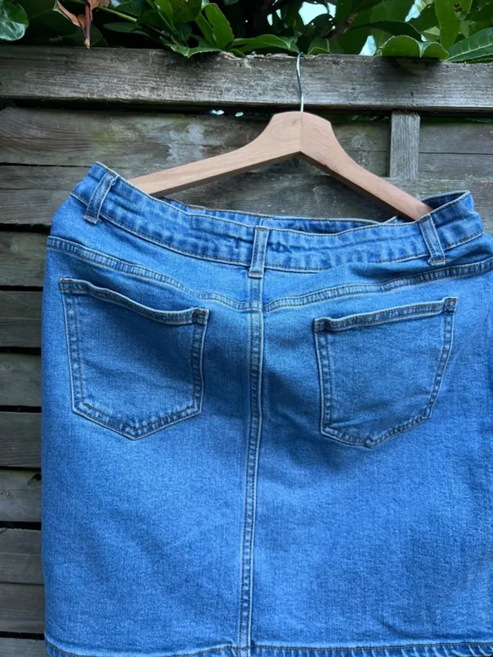 Jupe Kiabi bleu jean – Taille 40 très bon état - photo numéro 5
