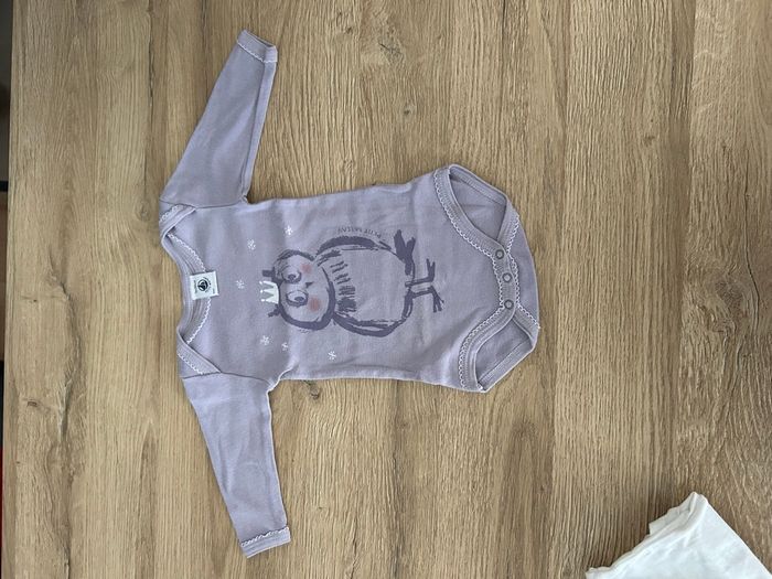 Lot 4 bodies bébé fille taille 3 mois Petit Bateau, Tape à l’œil, Kiabi - photo numéro 3