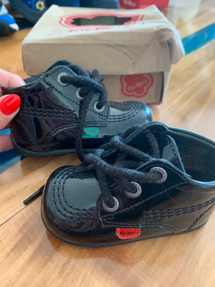 Bottines premiers pas Kickers taille 18