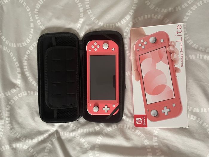 Switch lite rose + Mario - photo numéro 2