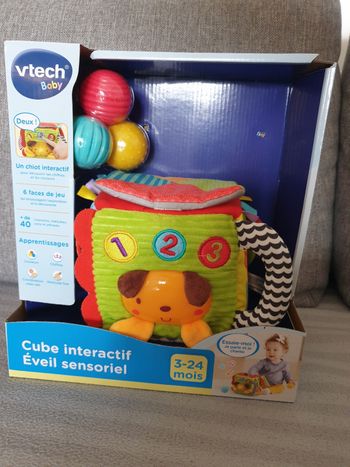 Cube interactif éveil sensoriel Vtech